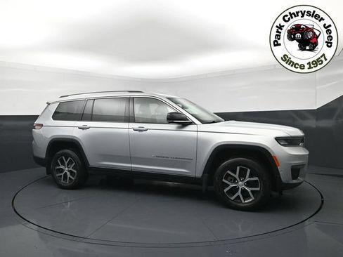 Used 2023 Jeep Grand Cherokee L Limited w/ Luxury Tech Group II AWD/4WD image 1