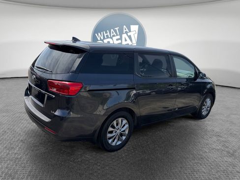 Used 2019 Kia Sedona LX FWD image 3