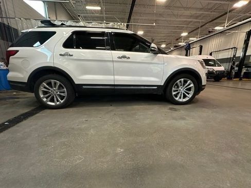 Used 2019 Ford Explorer Limited w/ Ford Safe & Smart Package AWD/4WD image 3