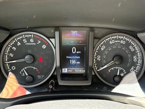 Used 2022 Toyota Tacoma TRD Sport w/ Technology Package AWD/4WD image 12