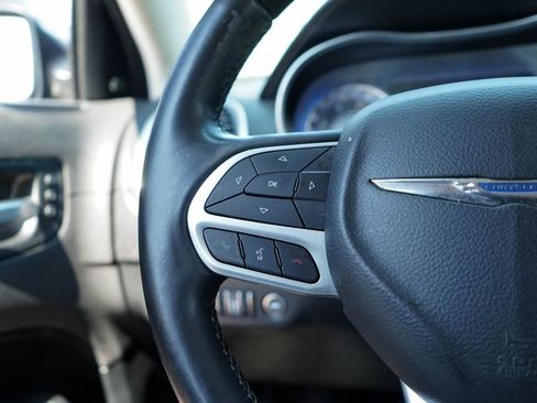 Used 2019 Chrysler 300 Limited w/ Safetytec Plus Group image 25