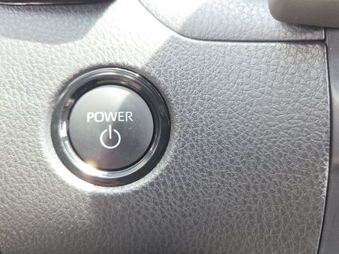 Used 2026 Toyota Camry SE FWD image 15