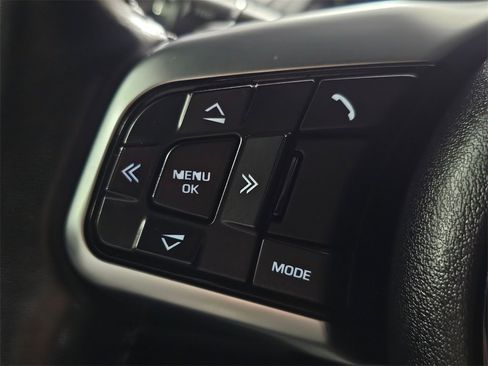 Used 2018 Jaguar F-TYPE R image 31