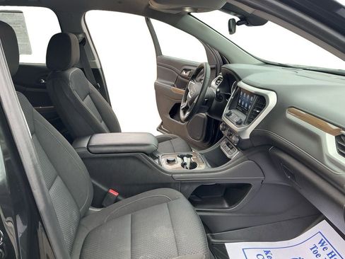 Used 2023 GMC Acadia SLE image 15