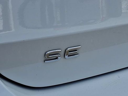 Used 2022 Volkswagen Taos SE AWD/4WD image 33