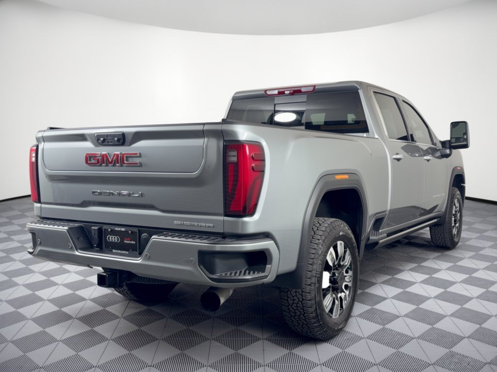 Used 2026 GMC Sierra 3500 Denali AWD/4WD image 9