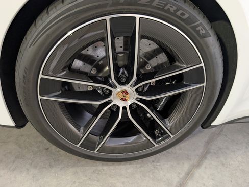 Used 2025 Porsche 911 Carrera 4 GTS image 16