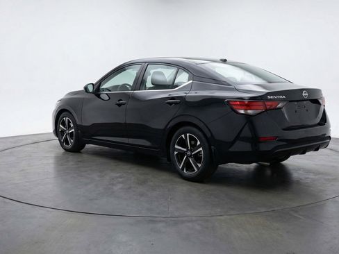 Used 2025 Nissan Sentra SV image 6