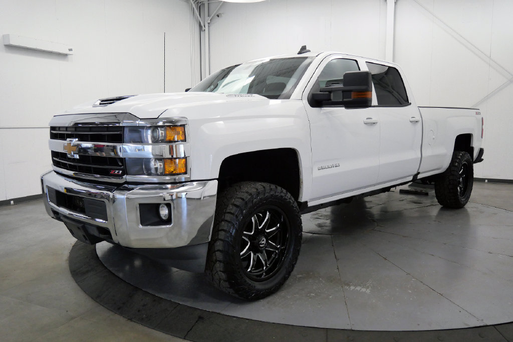Used 2019 Chevrolet Silverado 2500 LT w/ Z71 Package, Off-Road AWD/4WD image 4