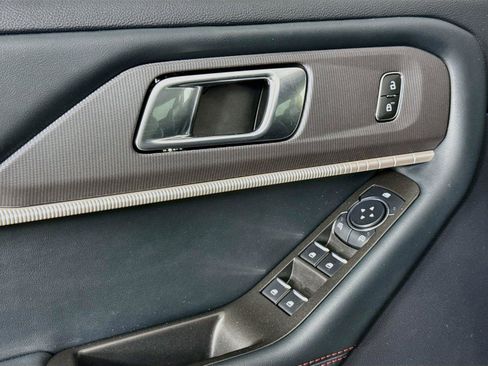 Used 2025 Ford Explorer ST-Line AWD/4WD image 19