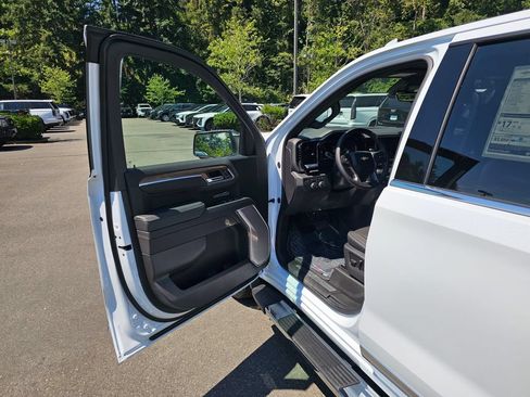 New 2026 Chevrolet Silverado 1500 High Country w/ Technology Package AWD/4WD image 19