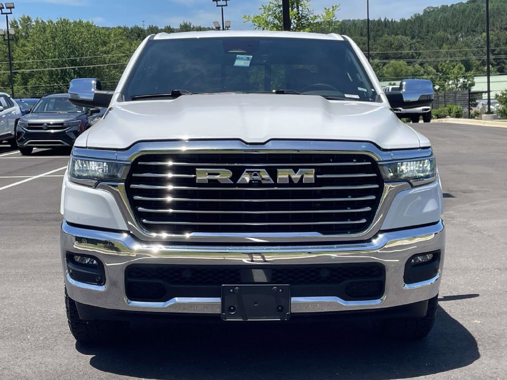Used 2025 RAM 1500 Laramie AWD/4WD image 5
