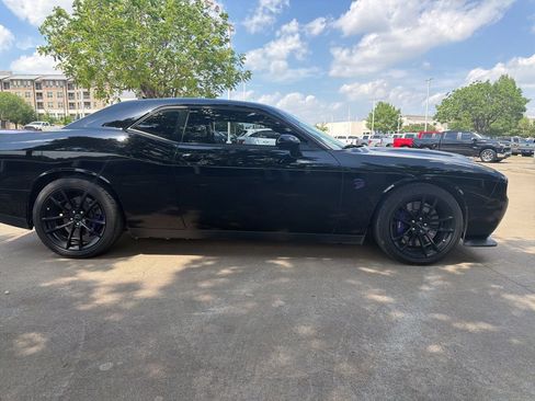 Used 2023 Dodge Challenger SRT Hellcat w/ Driver Convenience Group RWD image 2