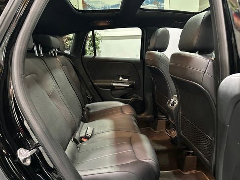 Used 2021 Mercedes-Benz GLA 250 4MATIC image 44