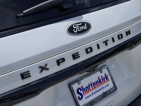 Used 2022 Ford Expedition XLT RWD image 9
