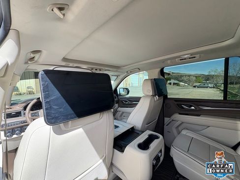 Used 2023 GMC Yukon Denali w/ Denali Reserve Package image 6