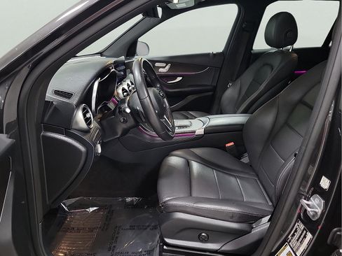 Used 2020 Mercedes-Benz GLC 300 image 11