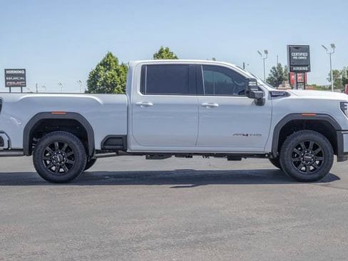 Used 2026 GMC Sierra 2500 AT4 AWD/4WD image 5