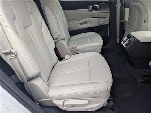 Used 2022 Kia Sorento SX AWD/4WD image 21