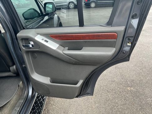 Used 2011 Nissan Pathfinder LE w/ Navigation Pkg image 16