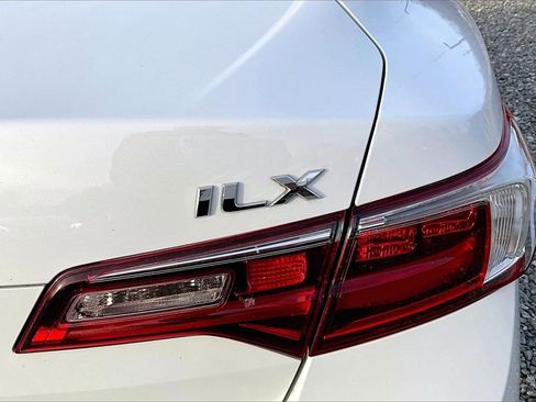 Used 2018 Acura ILX Premium Package image 8