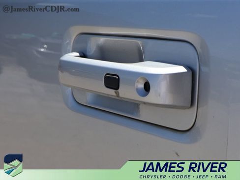 Used 2016 Ford F150 Lariat w/ Equipment Group 502A Luxury AWD/4WD image 19