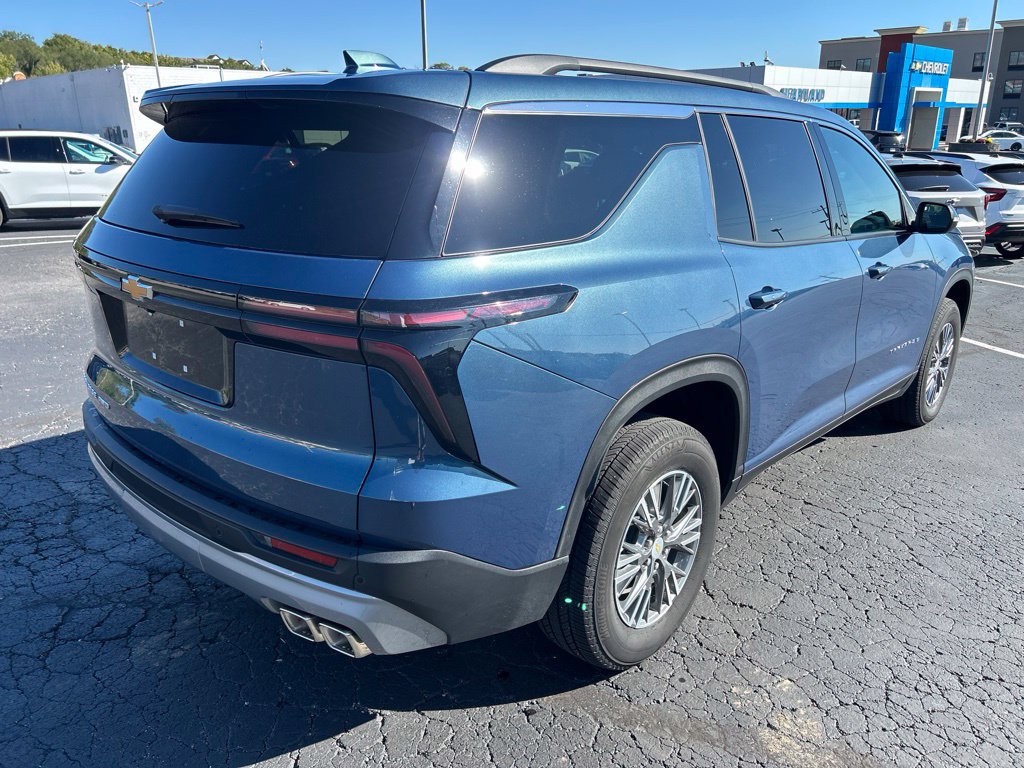 Used 2026 Chevrolet Traverse LT AWD/4WD image 5