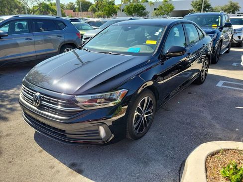 Used 2024 Volkswagen Jetta Sport FWD image 4