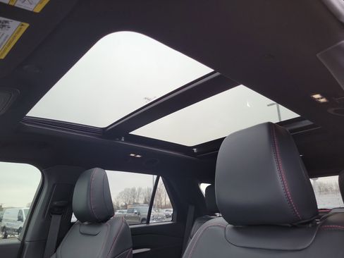 Used 2025 Ford Explorer ST-Line w/ Premium Package image 22