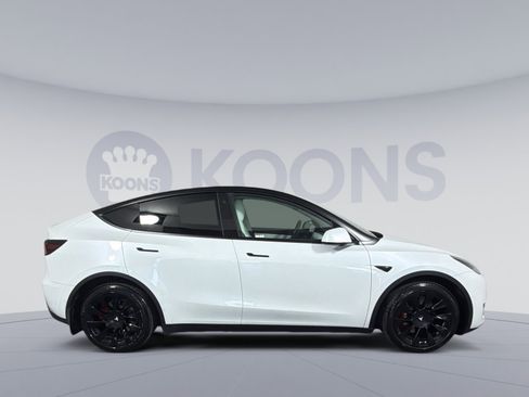 Used 2021 Tesla Model Y Long Range image 8