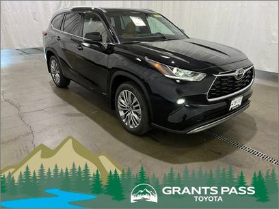 New 2026 Toyota Highlander Platinum