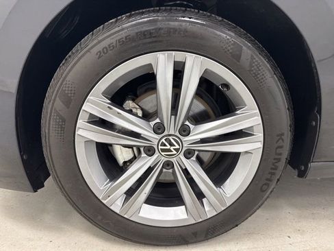 Used 2024 Volkswagen Jetta SE FWD image 31