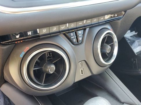 Used 2024 Chevrolet Blazer LT w/ Convenience Package AWD/4WD image 18