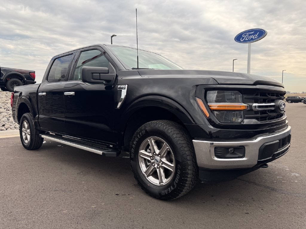 Used 2025 Ford F150 XLT w/ Equipment Group 301A Standard AWD/4WD image 3