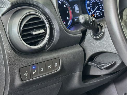 Used 2019 Hyundai Kona Ultimate FWD image 17