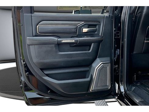 Used 2020 RAM 2500 Limited AWD/4WD image 36