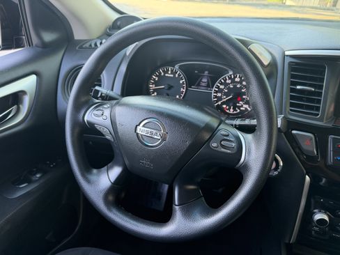 Used 2016 Nissan Pathfinder S FWD image 29