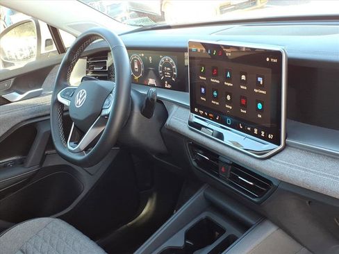 Certified 2025 Volkswagen Tiguan S image 11