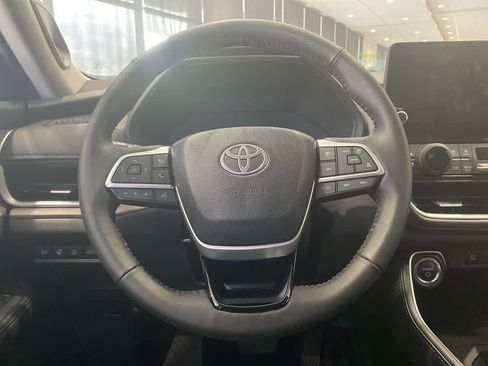 Used 2025 Toyota Grand Highlander Limited image 17