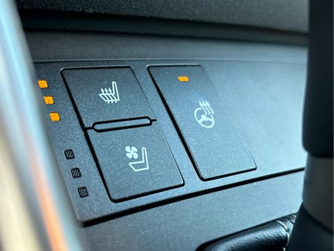 Used 2020 Lexus IS 300 AWD w/ Premium Package image 17