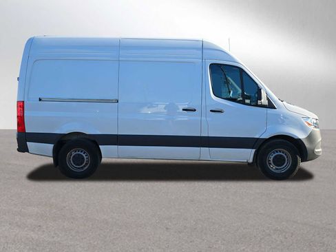 Used 2025 Mercedes-Benz Sprinter 2500 image 2