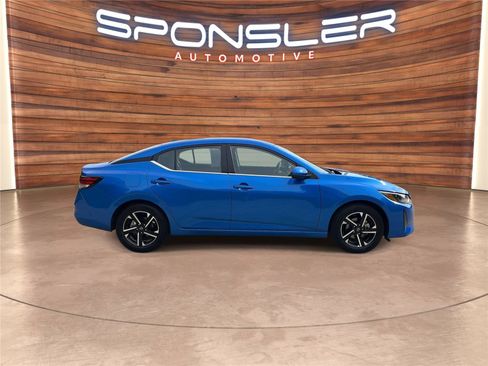 Used 2025 Nissan Sentra SV FWD image 8