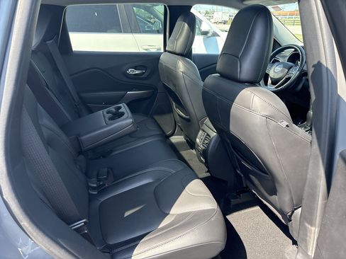 Used 2021 Jeep Cherokee Limited w/ Elite Package AWD/4WD image 26