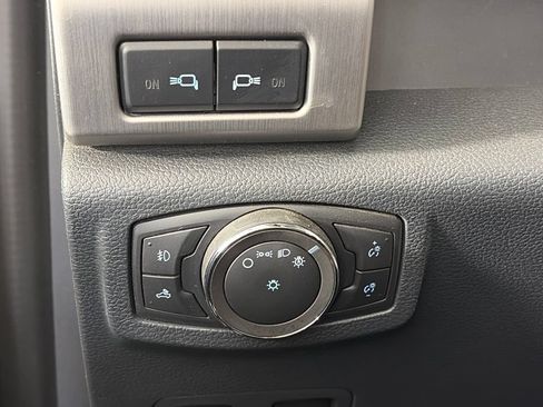 Used 2022 Ford F250 Platinum w/ Tremor Off-Road Package AWD/4WD image 25