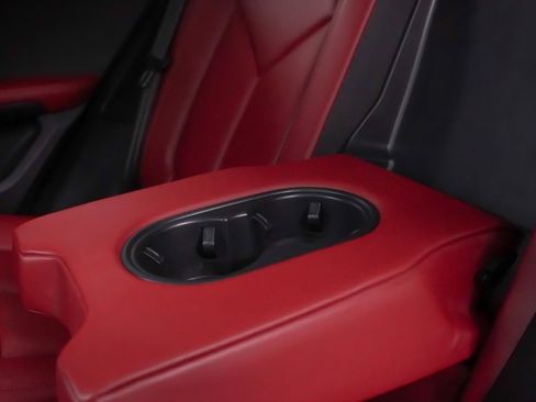 Certified 2025 Porsche Macan image 19