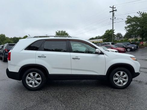 Used 2013 Kia Sorento LX w/ Convenience Pkg FWD image 6