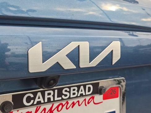 Used 2025 Kia Niro EX FWD image 32