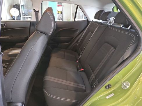 Used 2022 Hyundai Venue SEL FWD image 22