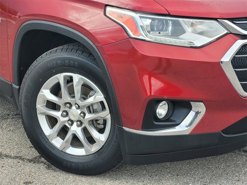 Used 2018 Chevrolet Traverse LT image 9
