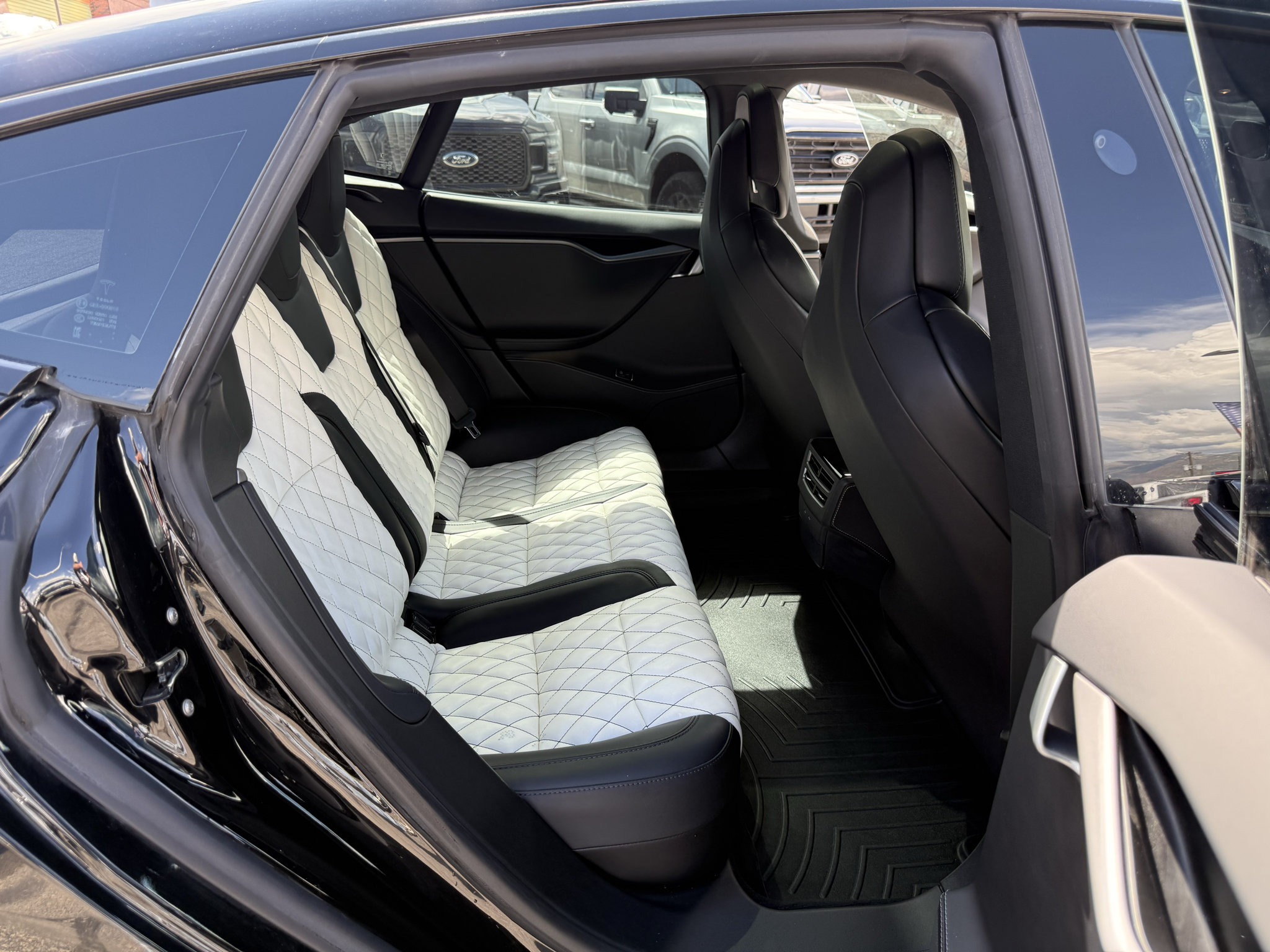 Used 2018 Tesla Model S 100D AWD/4WD image 33